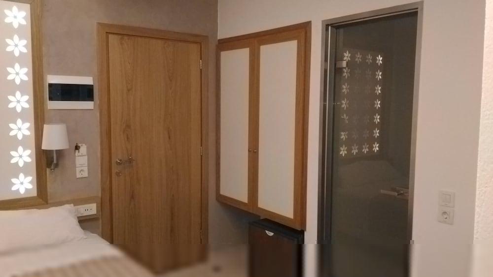 阿加斯酒店 帕琉乔拉 外观 照片